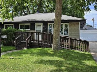 2526 Rosalind Ave, Racine, WI 53403