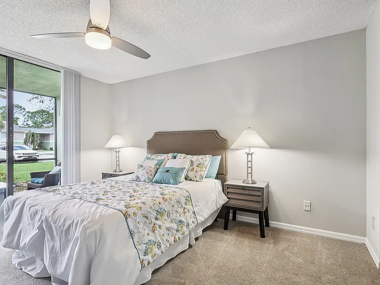 Lakeside Glen Apartments — Photo 30