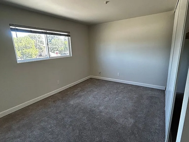 1135 Slater St — Photo 7