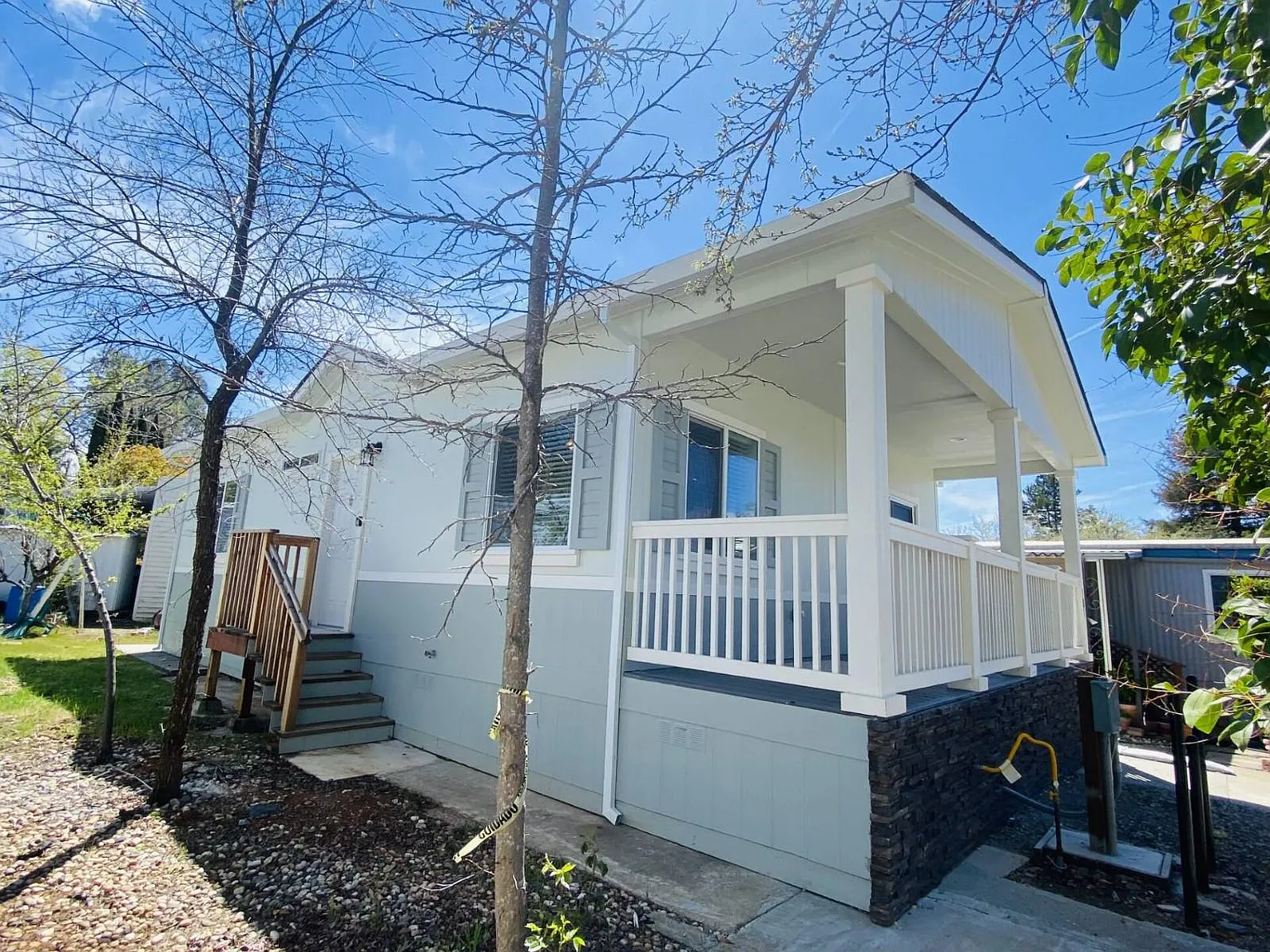 101 Marigold Ave photo 1