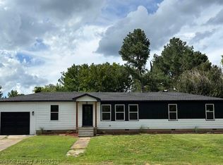 48 W Gary St, Greenwood, AR 72936