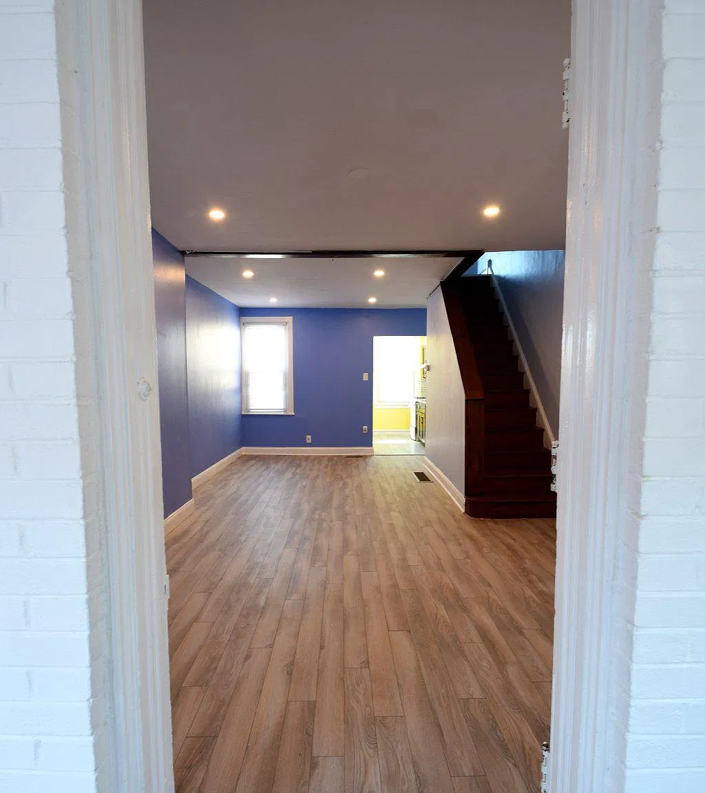 3 bed, 1.0 bath, 910 sqft, $1,550 — Photo 4