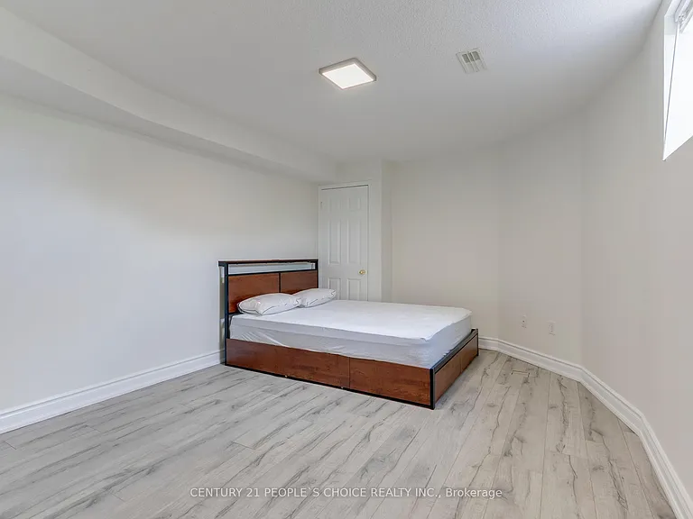 5358 Bellows Ave #BASEMENT — Photo 12