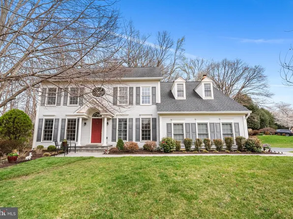 8648 Chase Glen Cir, Fairfax Station, VA 22039