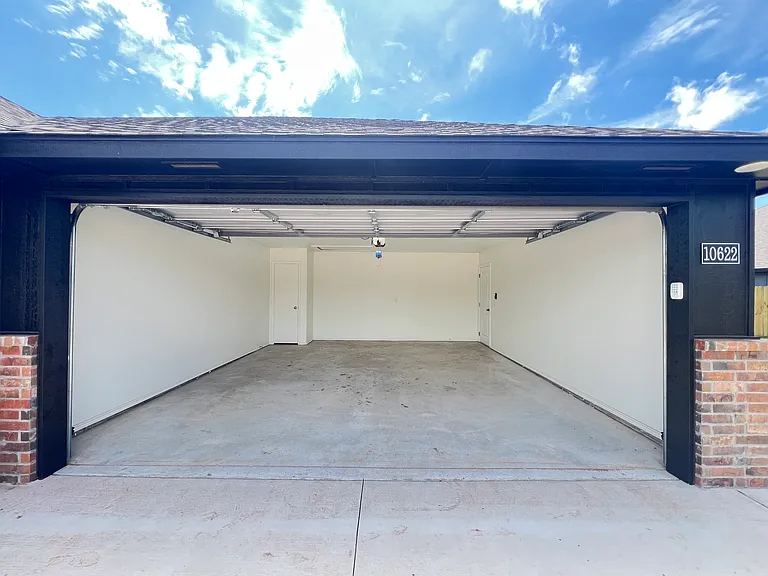 10622 SW 17th Ct — Photo 15