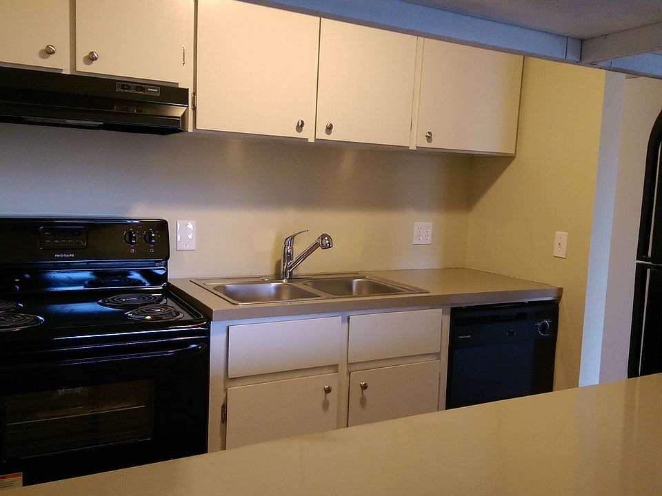1st image of 3223 S 160th St APT 8