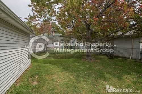 5th image of 399 E 329th St
