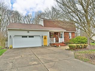 308 Old Oak Dr, Cortland, OH