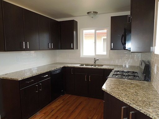 2nd image of 3691 Glencoe St