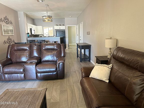 3rd image of 3150 Yarbrough Dr #D2