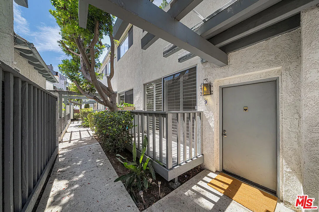 2 bed, 2.0 bath, 927 sqft, $4,450 — Photo 4
