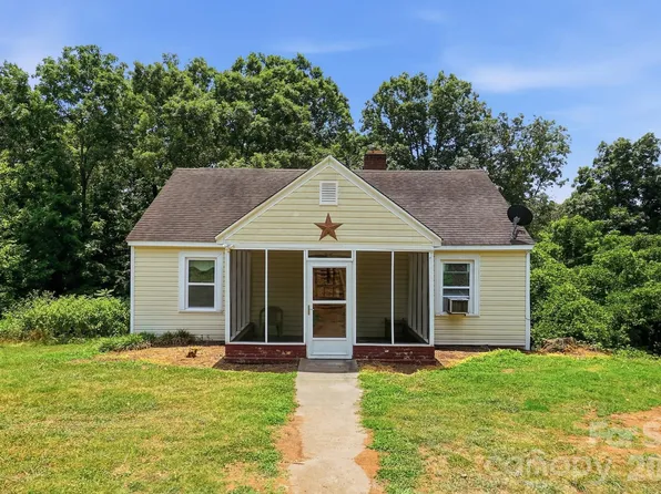 121 Piedmont Dr, Lawndale, NC 28090