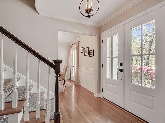 3rd image of 430 River Valley Rd NW