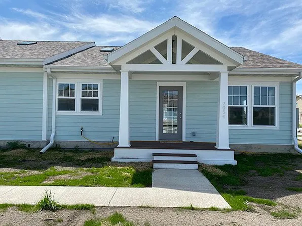 2054 Garnet Ln, Fairfield, IA 52556