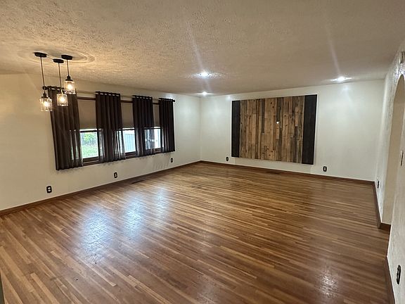 4th image of 1212 W Fultz St