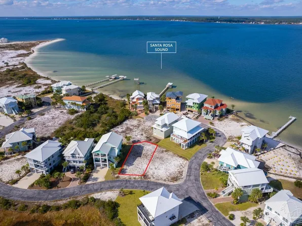 7660 Key West Dr, Navarre, FL 32566