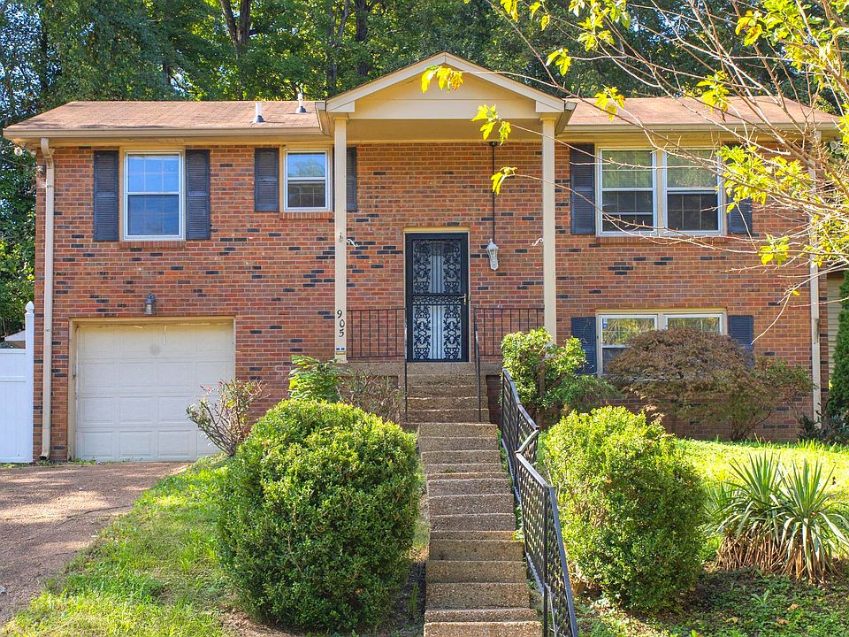 1st image of 905 Algonquin Ct