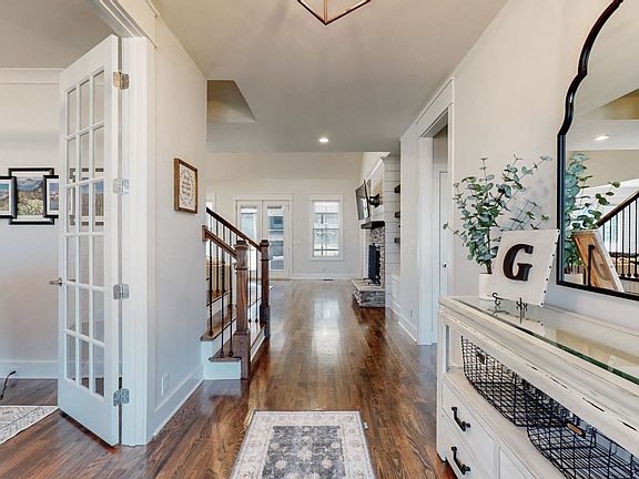 4th image of 7815 Brenda Ln