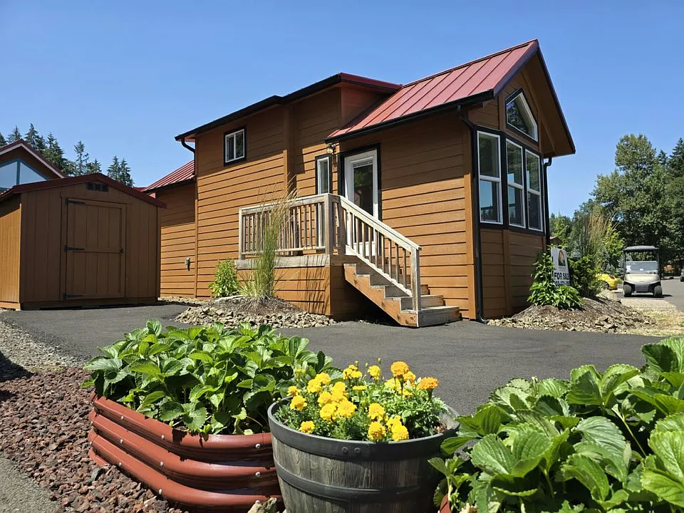 8372 Enchanted Way SE #275
