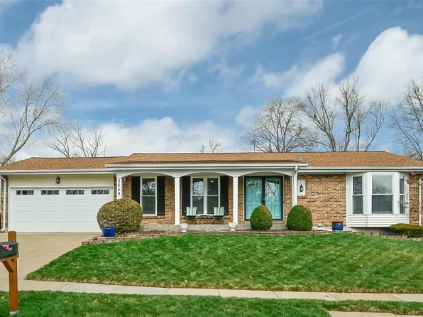 2649 Cathedral Dr, Saint Louis, MO 63129
