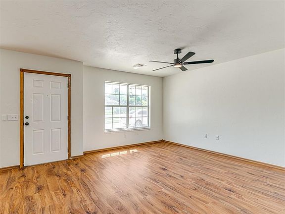 4th image of 1510 Westfield Cir #1512