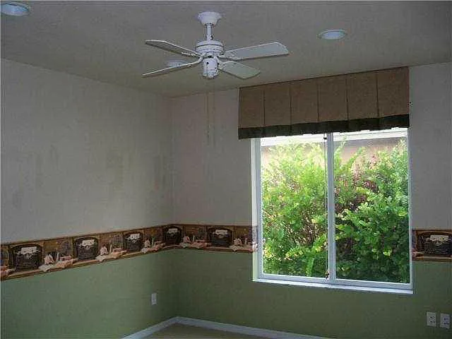3 bed, 2.0 bath, 1837 sqft, $2,595 — Photo 4