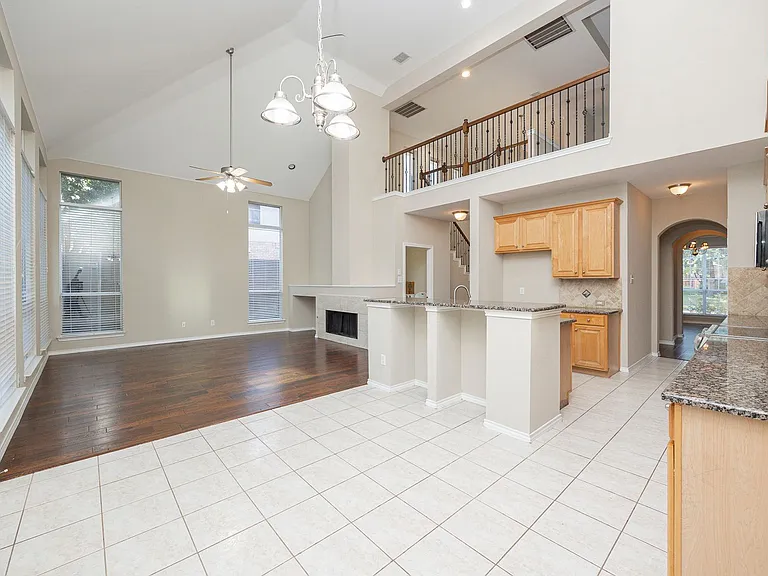 2404 Heather Glen Dr — Photo 17