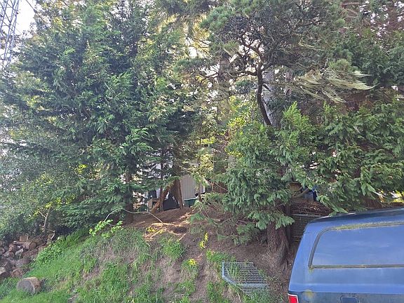 3rd image of 1675 Maxwell St