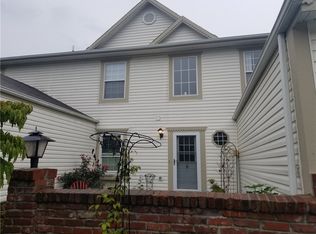 1461 Yorktown Dr, Lawrence, PA