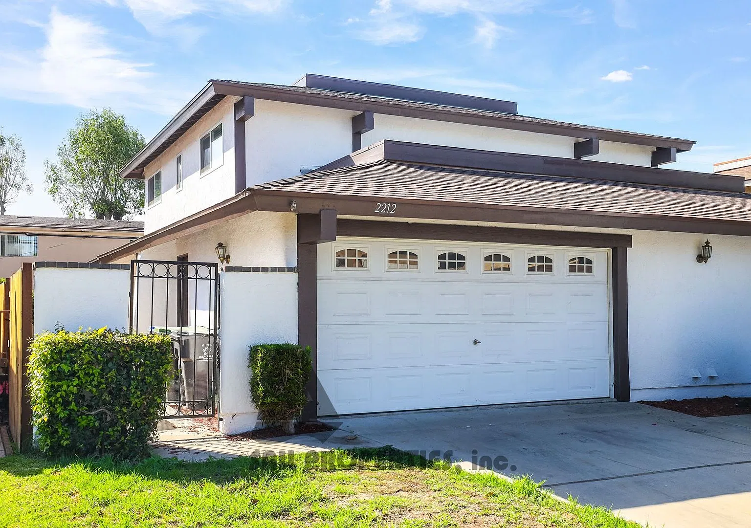 Updated 3BR/2BA Duplex in Santa Ana! — Photo 1