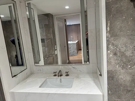 Rented by Luxhome LLC | media 7