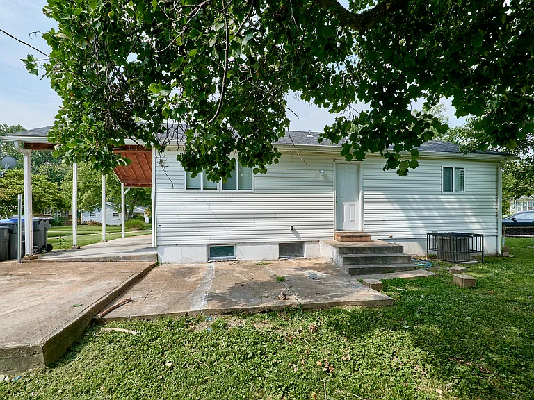 1915 Curtis Ct — Photo 25
