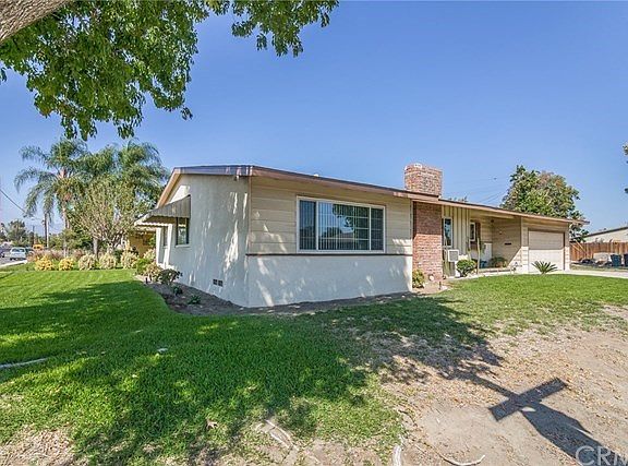 4th image of 1106 N San Antonio Ave