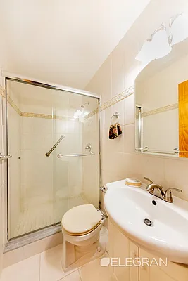 Sold by (Legacy) Elegran | media 32