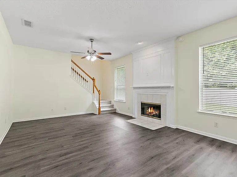 8884 Hampton Landing Dr E — Photo 9