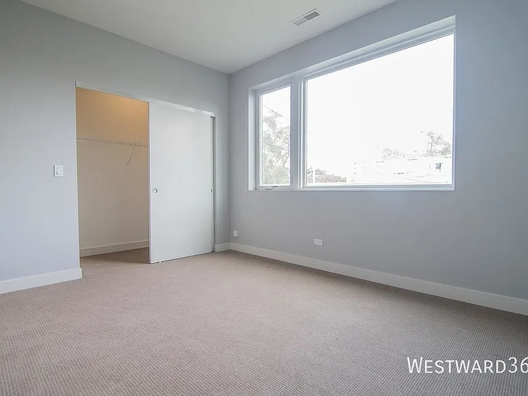 2651 N Hamlin Ave #20 — Photo 13