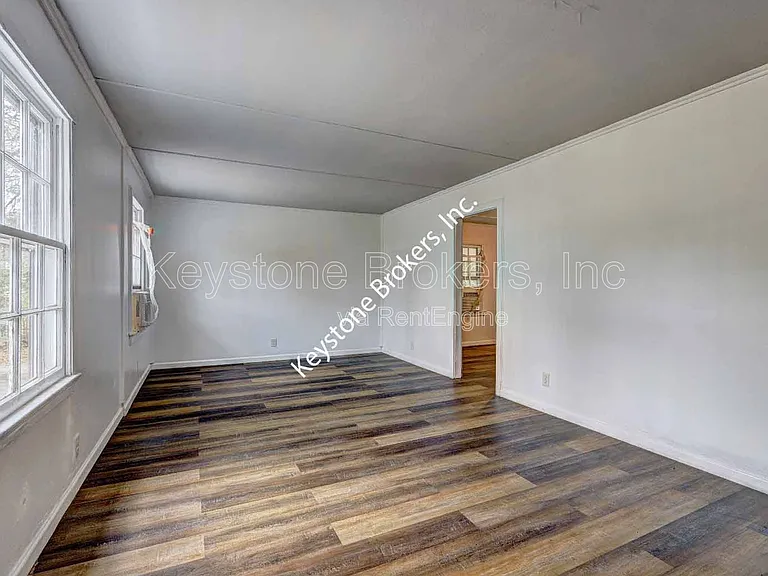 1212 Hartley St — Photo 2