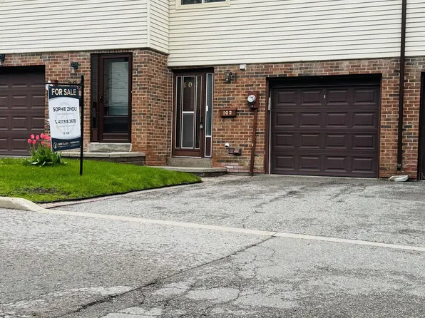 102 Jenny Wrenway, Toronto, ON M2H 2Z2