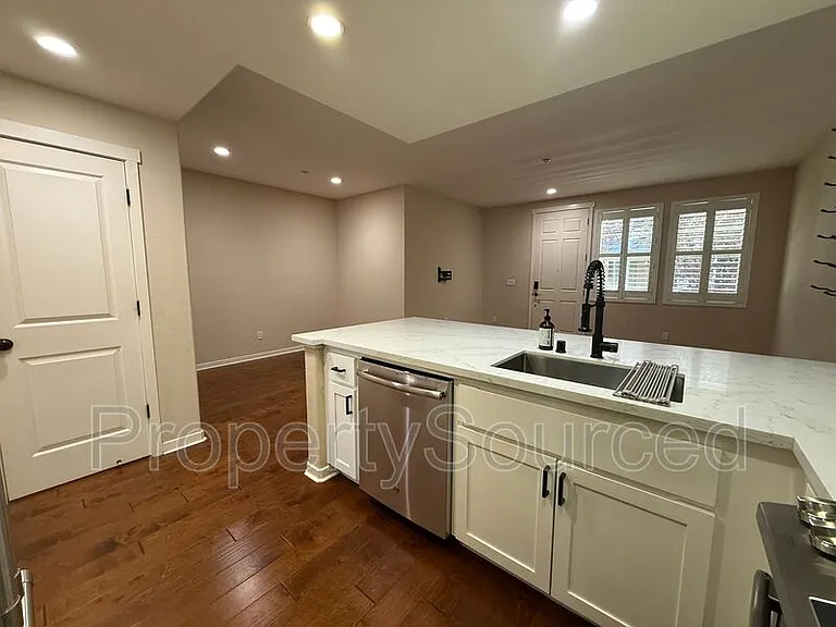 170 N North St #104 — Photo 16