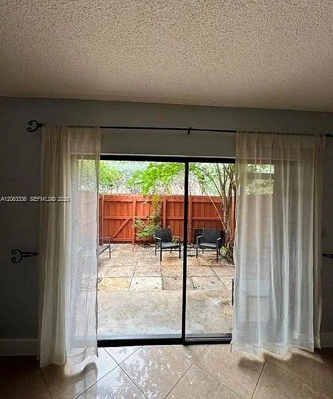 10005 SW 77th Ct — Photo 7
