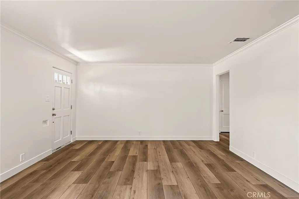 3 bed, 1201 sqft, $4,250 — Photo 2