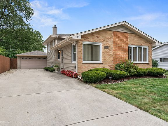 2nd image of 16715 Odell Ave