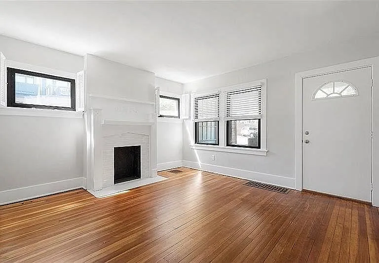 6410 Phillips Ave — Photo 5