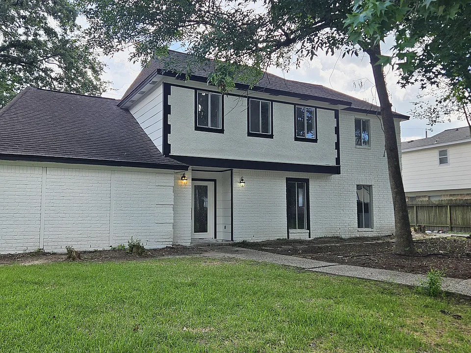 11811 Gardenglen Dr