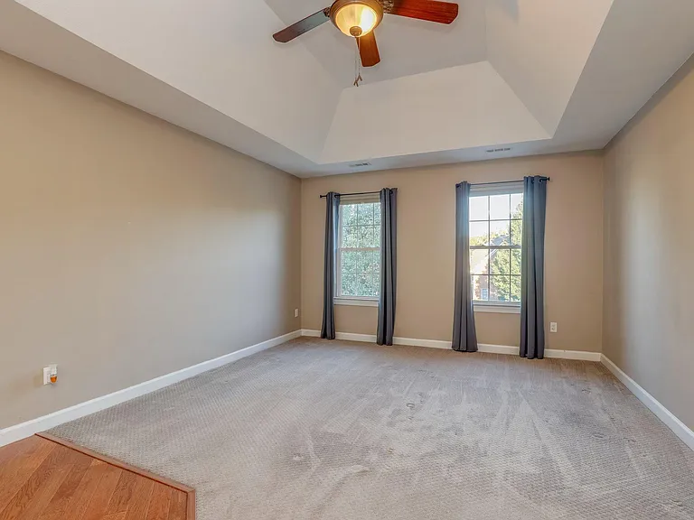 800 Sherrard Ct — Photo 23