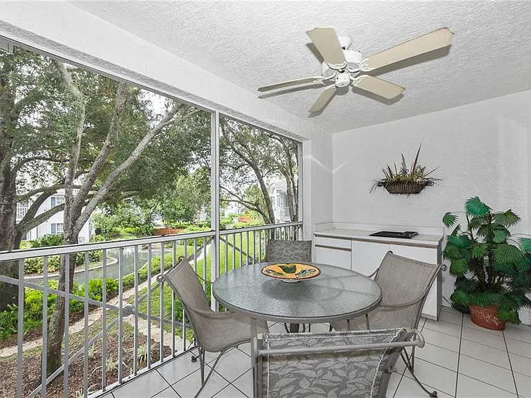 7050 Barrington Cir #201 — Photo 16