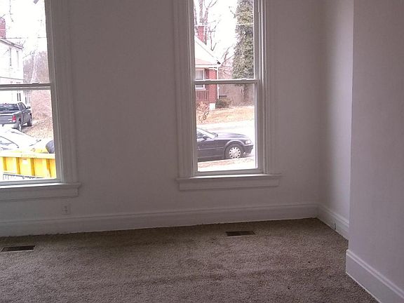 5th image of 1743 Fairmount Ave #1