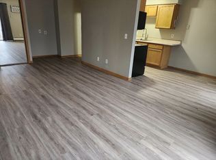 739 11th Ave S APT 8, Hopkins, MN 55343