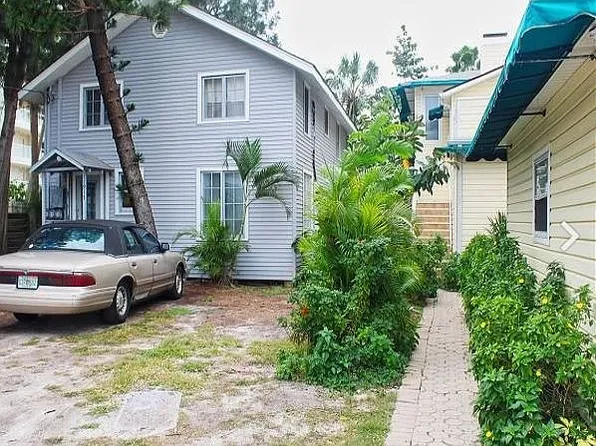 11917 Sunshine Ln, Treasure Island, FL 33706