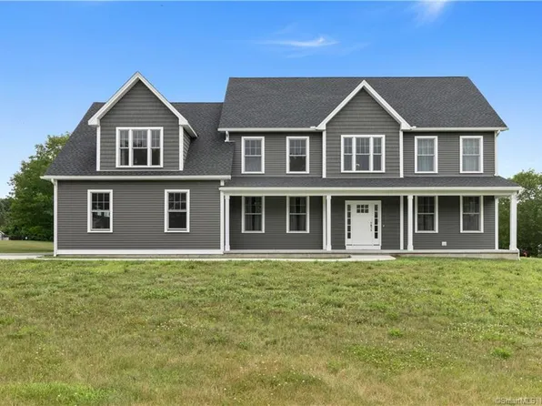 16 Nathan Hale Drive, East Lyme, CT 06333